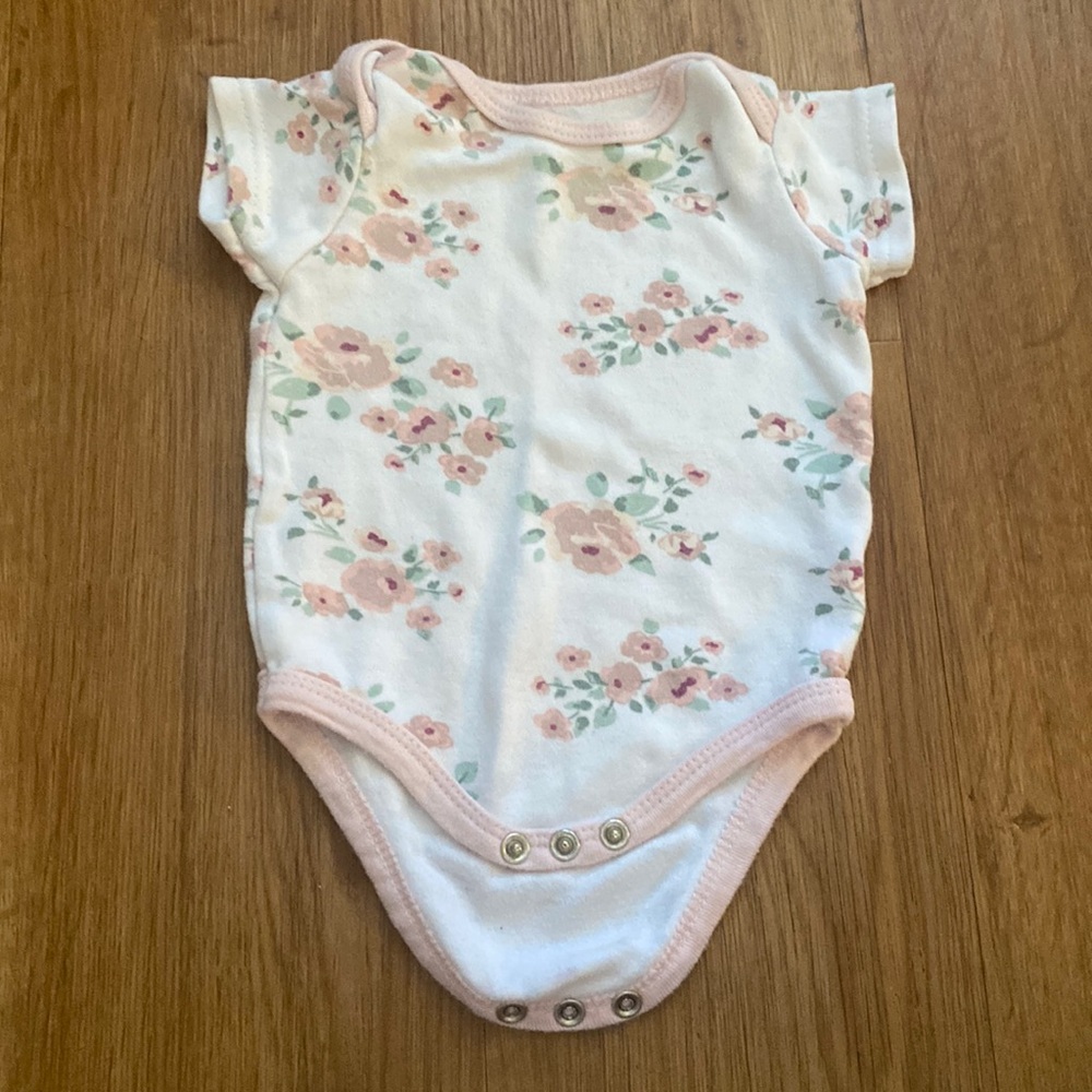 💗 4 for $25 cute baby onesie